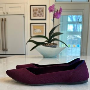 Rothy’s size 9 orchid points